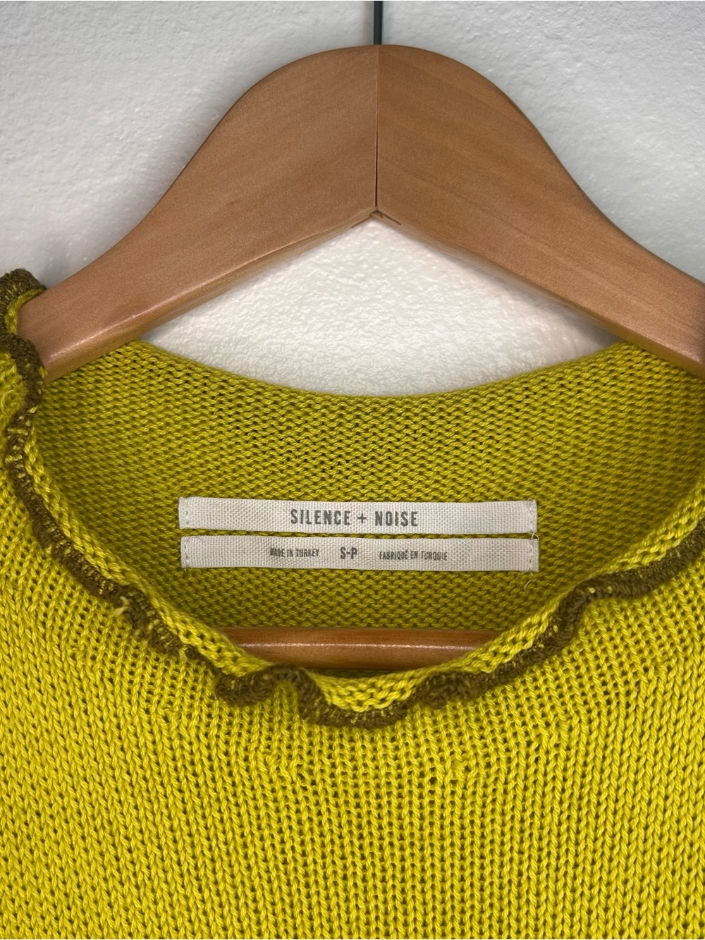 Silence + Noise Sleeveless Knit Tank with Lettuce Edge - Lime Green Size Small - Picture 4 of 7